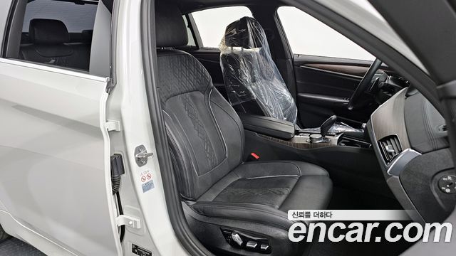 BMW 5-Series 530i xDrive M Sport Package Plus