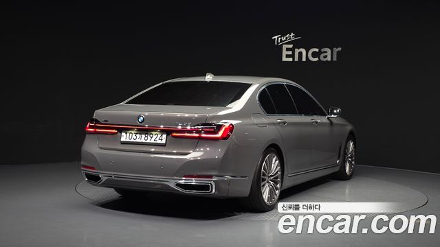 BMW 7Series (G11) 740d xDrive Design Pure Excellence