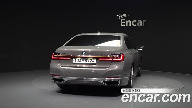 BMW 7Series (G11) 740d xDrive Design Pure Excellence