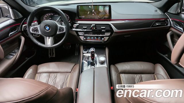 BMW 5-Series M550i xDrive