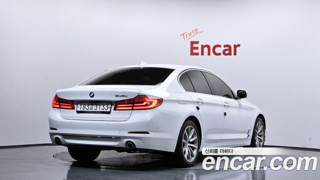 BMW 5-Series 530e Luxury