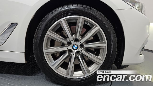 BMW 5-Series 530e Luxury
