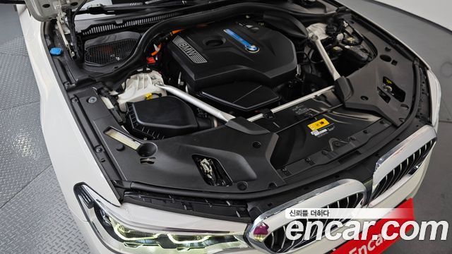 BMW 5-Series 530e Luxury