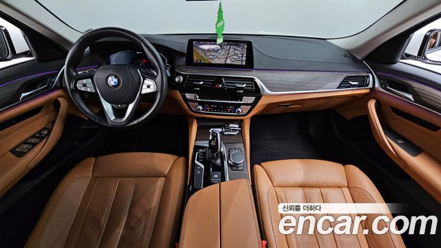 BMW 5-Series 530e Luxury