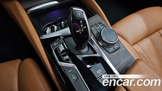 BMW 5-Series 530e Luxury