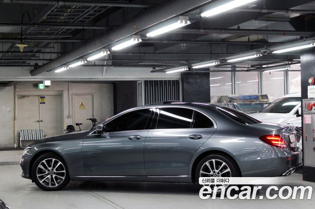Mercedes-Benz E-Class E300 4MATIC Avnatgarde