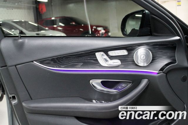 Mercedes-Benz E-Class E300 4MATIC Avnatgarde