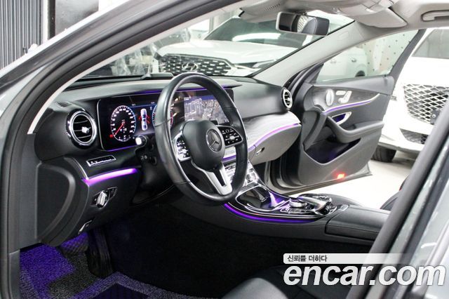 Mercedes-Benz E-Class E300 4MATIC Avnatgarde