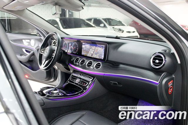 Mercedes-Benz E-Class E300 4MATIC Avnatgarde