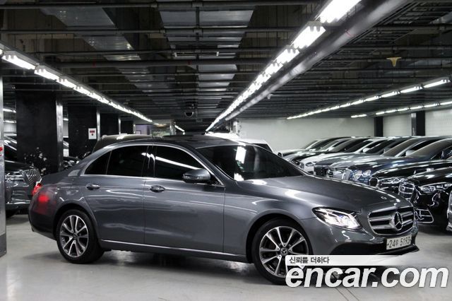 Mercedes-Benz E-Class E300 4MATIC Avnatgarde