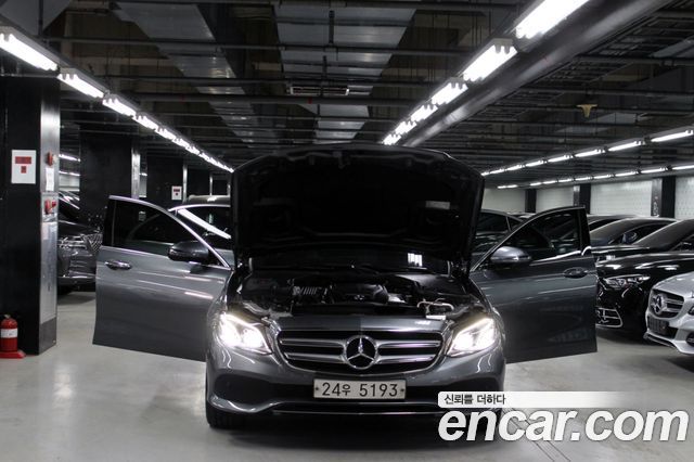 Mercedes-Benz E-Class E300 4MATIC Avnatgarde