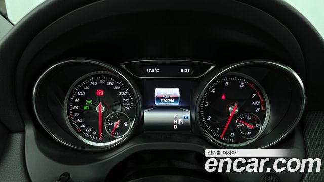 Mercedes-Benz GLA-Class GLA220