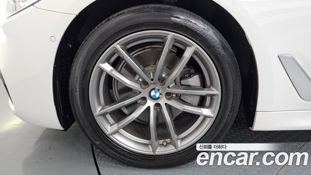 BMW 5-Series 520d M Sport Package Plus