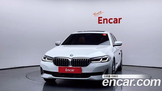 BMW 5-Series 520i Luxury
