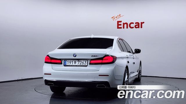 BMW 5-Series 520i Luxury