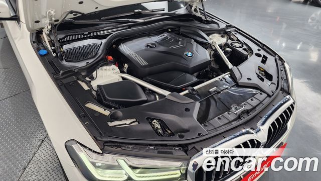 BMW 5-Series 520i Luxury
