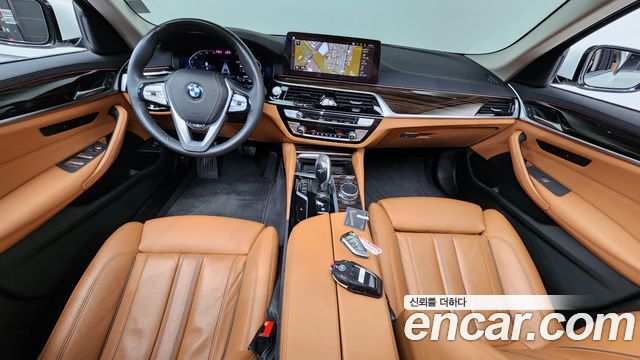 BMW 5-Series 520i Luxury