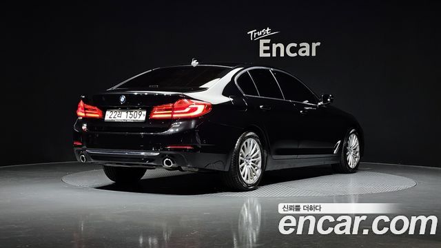 BMW 5-Series 520i Luxury