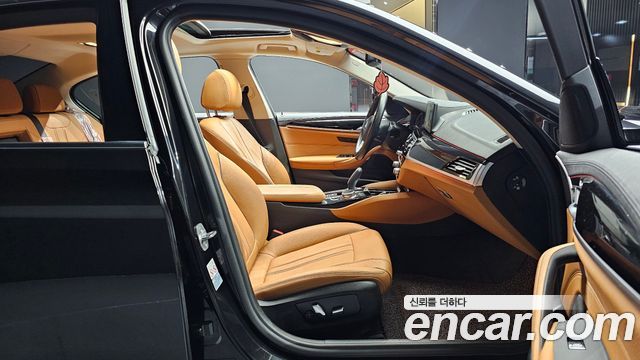 BMW 5-Series 520i Luxury
