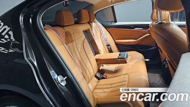 BMW 5-Series 520i Luxury