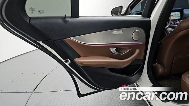 Mercedes-Benz E-Class E200 Avantgarde
