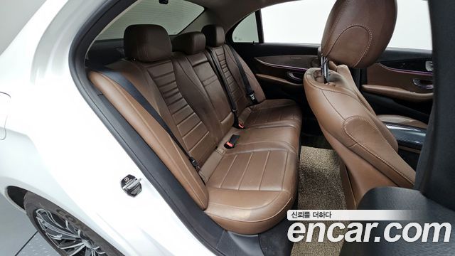 Mercedes-Benz E-Class E200 Avantgarde