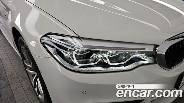 BMW 5-Series 530i xDrive M Sport Package