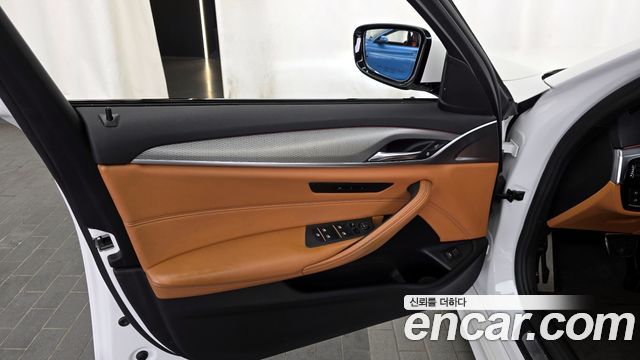 BMW 5-Series 530i xDrive M Sport Package