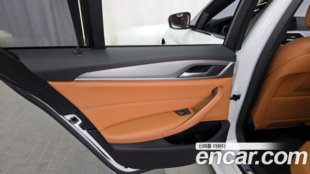 BMW 5-Series 530i xDrive M Sport Package