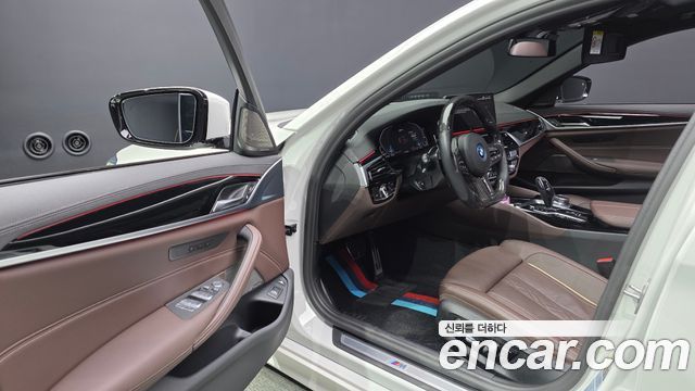BMW 5-Series 530e M Sport