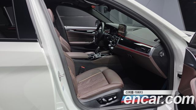 BMW 5-Series 530e M Sport
