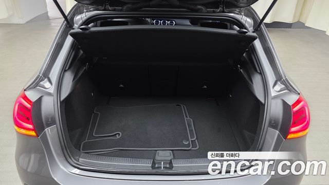 Mercedes-Benz A-Class A220 Hatchback