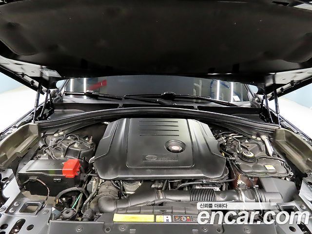 Land Rover Range Rover Velar 2.0 D240 R-Dynamic SE