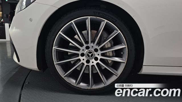 Mercedes-Benz E-Class E350 4MATIC AMG Line