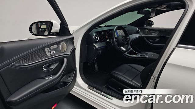 Mercedes-Benz E-Class E350 4MATIC AMG Line