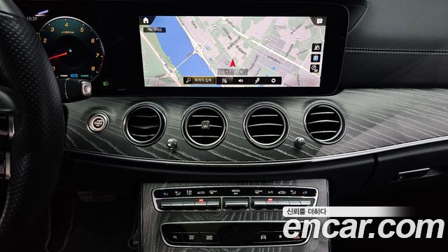 Mercedes-Benz E-Class E350 4MATIC AMG Line