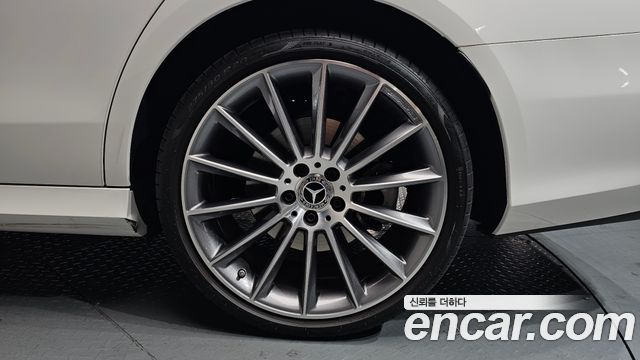 Mercedes-Benz E-Class E350 4MATIC AMG Line
