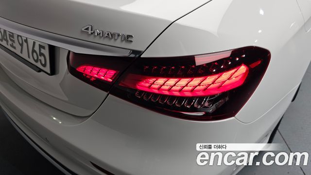 Mercedes-Benz E-Class E350 4MATIC AMG Line