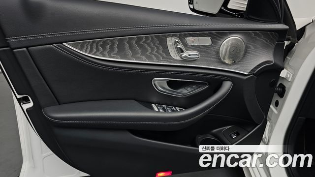 Mercedes-Benz E-Class E350 4MATIC AMG Line