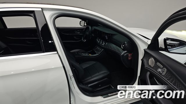 Mercedes-Benz E-Class E350 4MATIC AMG Line