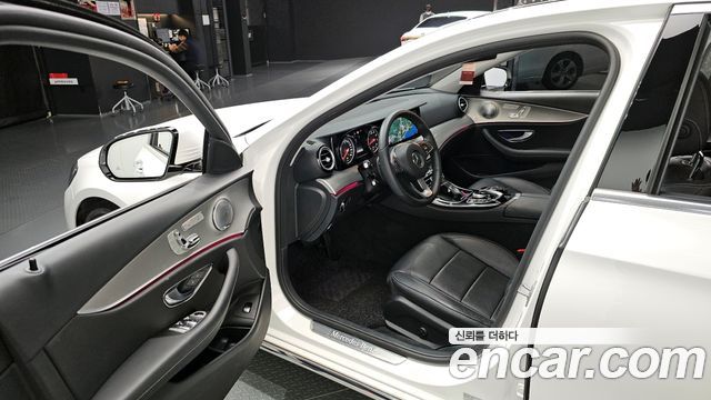 Mercedes-Benz E-Class E200 Avantgarde