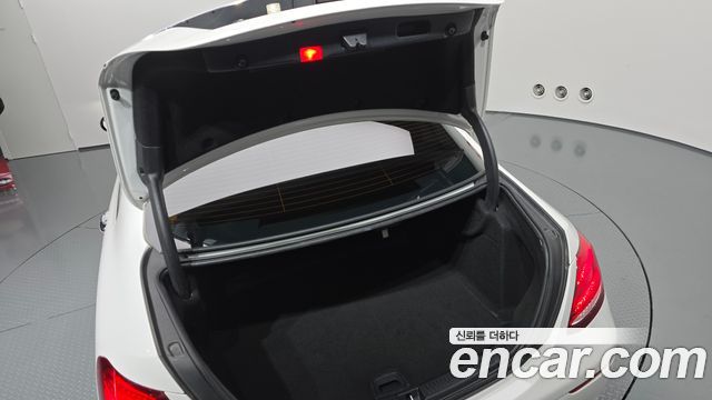 Mercedes-Benz E-Class E200 Avantgarde