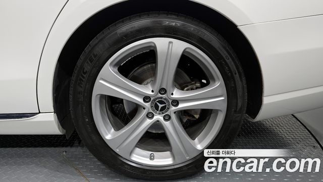 Mercedes-Benz E-Class E200 Avantgarde