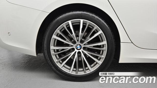 BMW 3-Series 320i Touring Luxury
