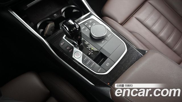 BMW 3-Series 320i Touring Luxury