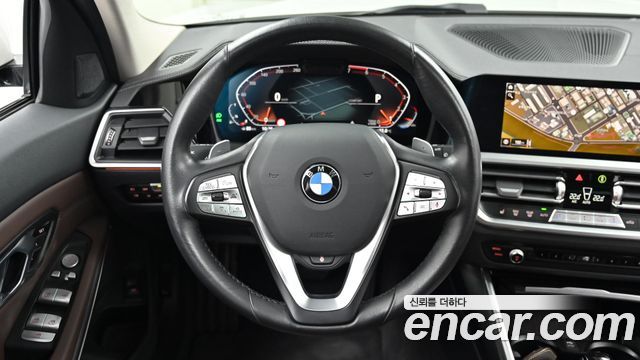 BMW 3-Series 320i Touring Luxury