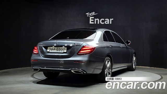 Mercedes-Benz E-Class E300 4MATIC Avnatgarde