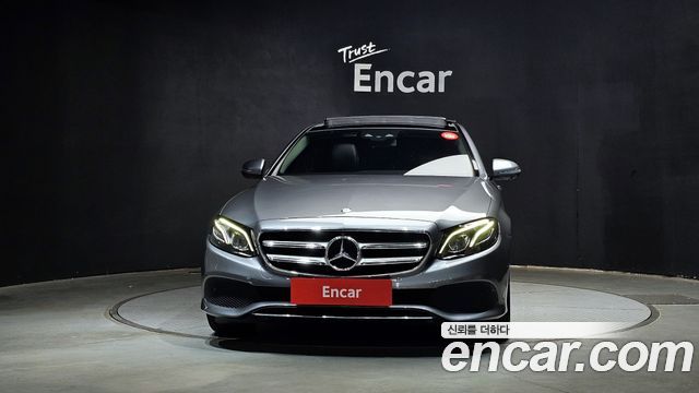 Mercedes-Benz E-Class E300 4MATIC Avnatgarde