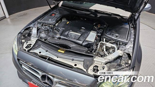 Mercedes-Benz E-Class E300 4MATIC Avnatgarde