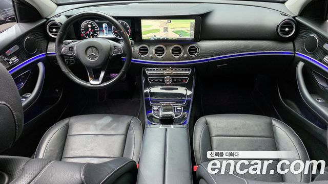 Mercedes-Benz E-Class E300 4MATIC Avnatgarde